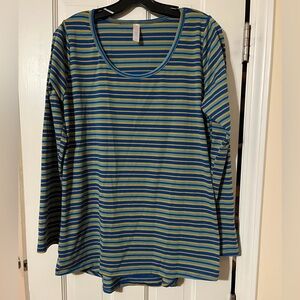 LulaRoe large striped Lynnae shirt